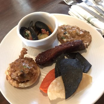Q Kitchen | Bar - Barbeque Near Me - San Antonio, Texas