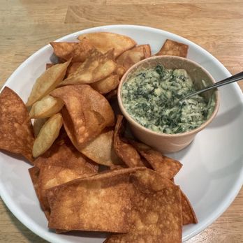 Grunow's Kitchen - Spinach Artichoke appetizer with homemade chips - New American Near Me - Yorktown, Virginia Grunow's Kitchen - Spinach Artichoke appetizer with homemade chips - New American Near Me - Yorktown, Virginia
