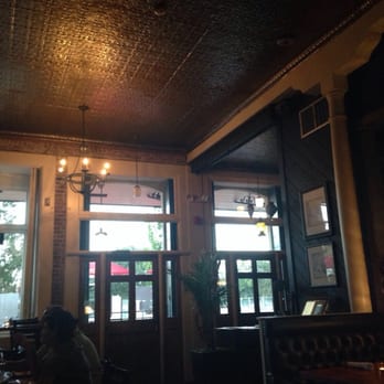 Lola's Lounge - Nice decor/ambiance - Spanish Near Me - Sacramento, California