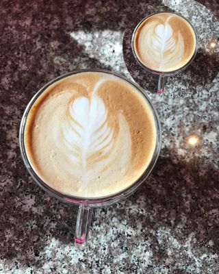 C'est La Vie Cafe by null