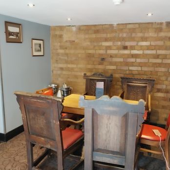 The Royal Stag - Table - Pubs Near Me - Datchet, WNM