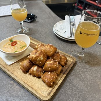 3 Sons Brewing - Spicy beer cheese with soft pretzels - Breweries Near Me - Dania Beach, Florida