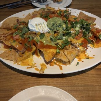 Yard House - Chicken Nachos - Vegetarian Near Me - Gaithersburg, Maryland