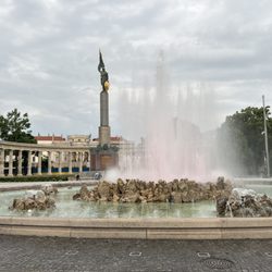 Hochstrahlbrunnen am Schwarzenbergplatz - On an early evening stroll! (06/04/23)