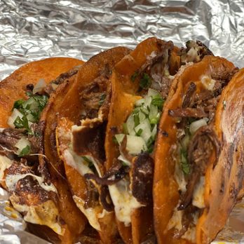 Tacos Rojos - Red Plate con Queso - Food Trucks Near Me - Los Angeles, California