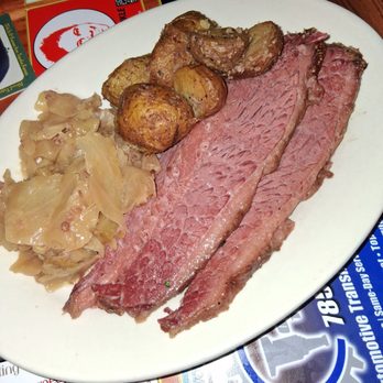 Blind Tiger Brewery & Restaurant - Cabbage Small Potatoes corned beef - Pubs Near Me - Topeka, Kansas