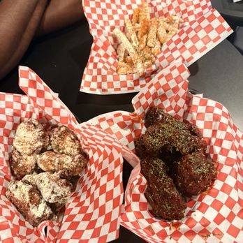 The Potluck - Good wings! - Chicken Wings Near Me - Austin, Texas