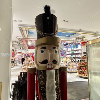 FAO Schwarz - Toy Soildier - Toy Stores Near Me - New York, New York