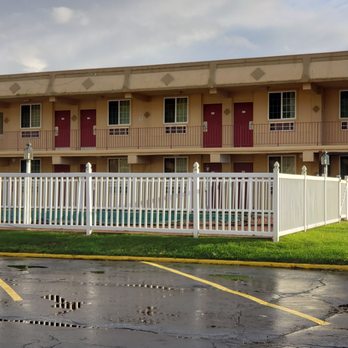 Econo Lodge - One half of the rooms. Covered outdoor pool. - Hotels Near Me - Saint Joseph, Michigan Econo Lodge - One half of the rooms. Covered outdoor pool. - Hotels Near Me - Saint Joseph, Michigan