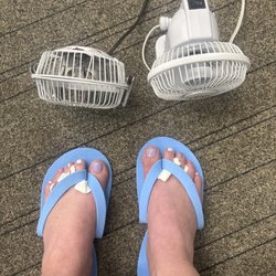 Dearborn Nail Salon - Pedicure drying station