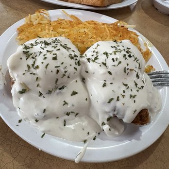 Dads Diner - Country fried steak benny - Diners Near Me - Brentwood, California