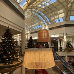 Elbe-Einkaufszentrum - Inside the center