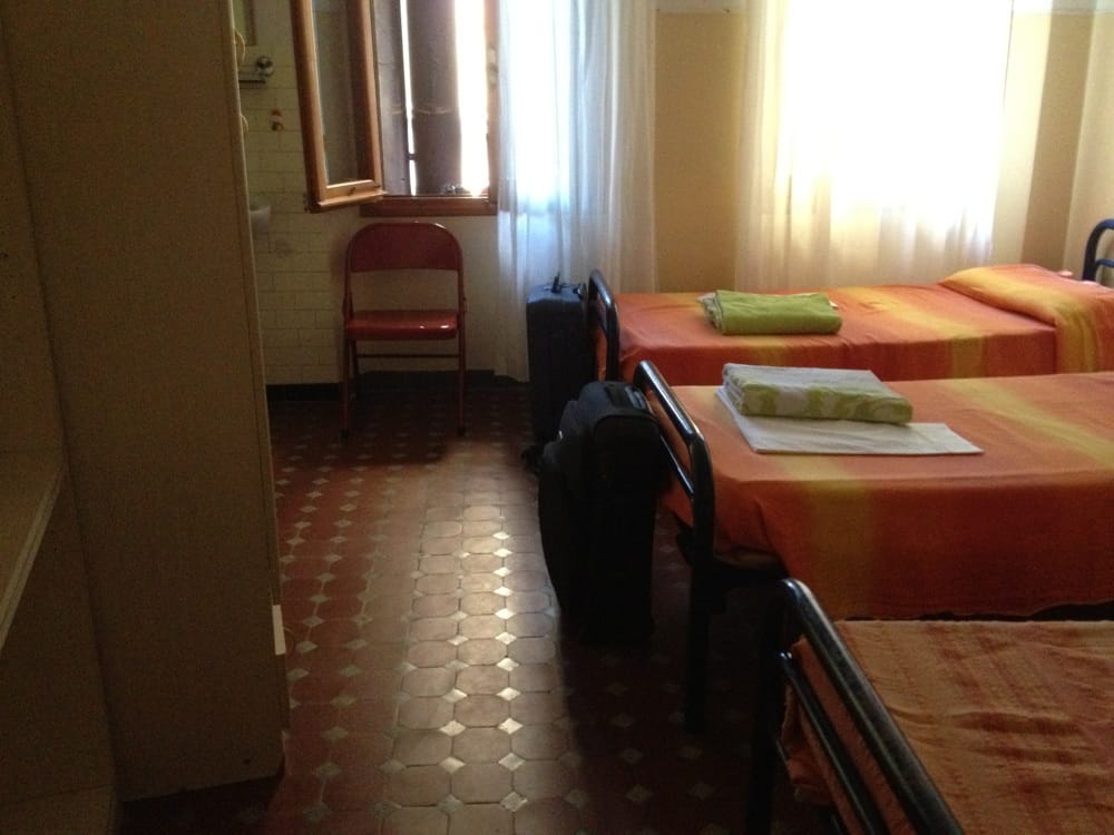 Casa Della Studente E Ostello Domus Civica