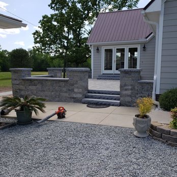 gomezflooring - Patio with retaining Wall - Flooring Near Me gomezflooring - Patio with retaining Wall - Flooring Near Me