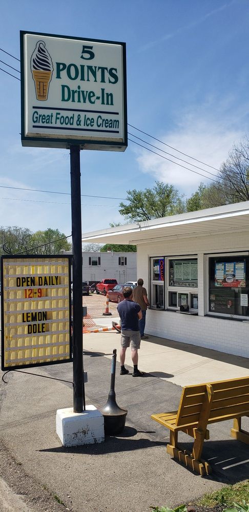 5 Points Drive In Logo