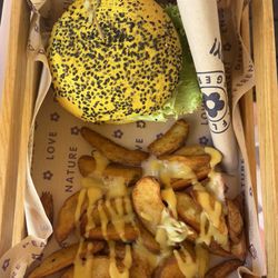 Flower Burger - Avocado burger with cheesy fries
