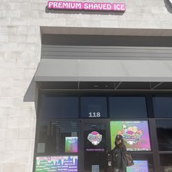 Iced Out Snoballs - Store front