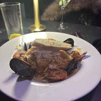 Docks Off 5th - Seafood linguini - Seafood Near Me - New York, New York