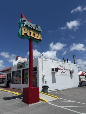 Frankie's Pizza by null