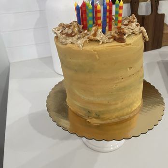 The Batchmaker - COMOSELLAMA Cake - 10/10 - Bakeries Near Me - Charlotte, North Carolina