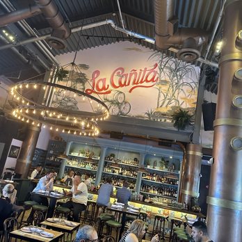 La Cañita Bayside - Inside decor - Cuban Near Me - Miami, Florida La Cañita Bayside - Inside decor - Cuban Near Me - Miami, Florida