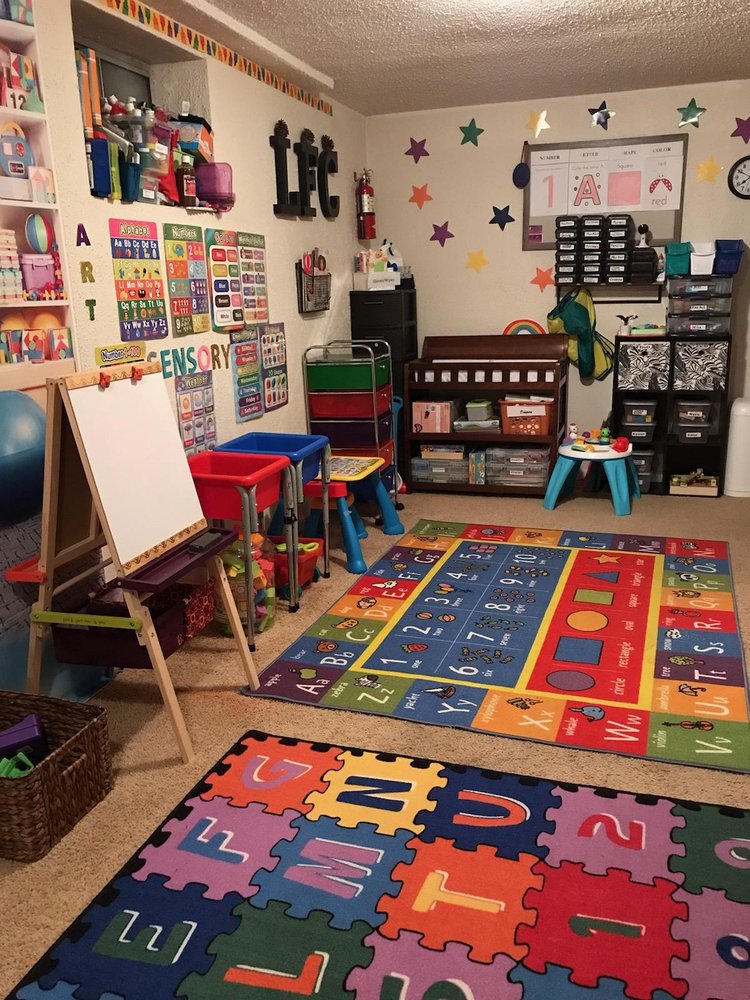 Little Feetz Child Care - childcare center in Aurora, CO