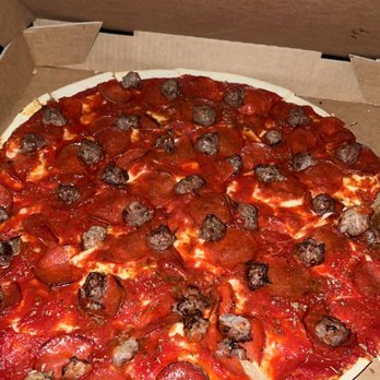 Tomaso's Cedarburg - a pizza in a box - Italian Near Me - Cedarburg, Wisconsin