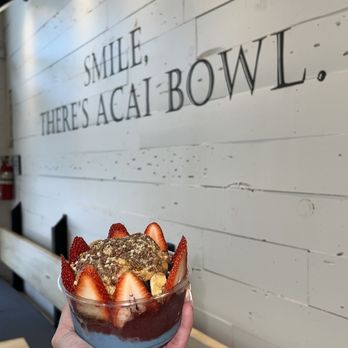 Lazy Bird - pineapple & organic açaí base with strawberries bananas blueberries chia seed granola flax seeds hemp seeds peanut butter honey etc! - Acai Bowls Near Me - West Hollywood, California Lazy Bird - pineapple & organic açaí base with strawberries bananas blueberries chia seed granola flax seeds hemp seeds peanut butter honey etc! - Acai Bowls Near Me - West Hollywood, California