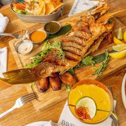 Bayshore Club Bar & Grill