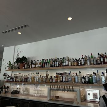 Willa's - Bar area - New American Near Me - Tampa, Florida