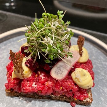 Aamanns 1921 - Dry-aged beef tartare - Open Sandwiches Near Me - Copenhagen, 84 Aamanns 1921 - Dry-aged beef tartare - Open Sandwiches Near Me - Copenhagen, 84