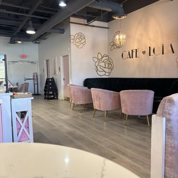 Cafe Lola - Inside seating - Cafes Near Me - Henderson, Nevada