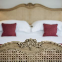 King Arthur Hotel - Luxury en suite king size room. gower swansea