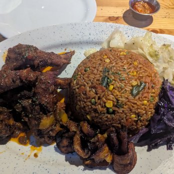 AfroEatz - Wings plantain & jollof rice - African Near Me - Sacramento, California AfroEatz - Wings plantain & jollof rice - African Near Me - Sacramento, California