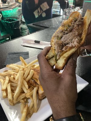 Birdies Sports Bar & Grill by null