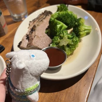 Wood Ranch Irvine - Bland brisket and steamed broccoli - Barbeque Near Me - Irvine, California Wood Ranch Irvine - Bland brisket and steamed broccoli - Barbeque Near Me - Irvine, California