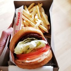 In-N-Out Burger - Feed me