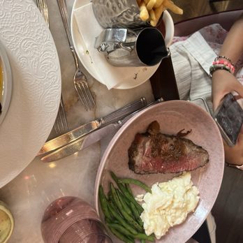 Bloom & Bee - Prime rib steak - New American Near Me - Houston, Texas
