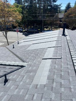 R E Roofing & Construction