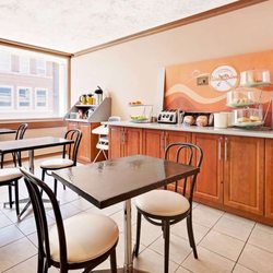 Howard Johnson by Wyndham North Bay - Property amenity