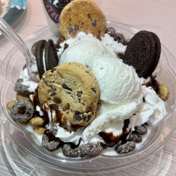 Day and Night Cereal Bar - Cookies n Cream bowl - Desserts Near Me - Springfield, Virginia Day and Night Cereal Bar - Cookies n Cream bowl - Desserts Near Me - Springfield, Virginia
