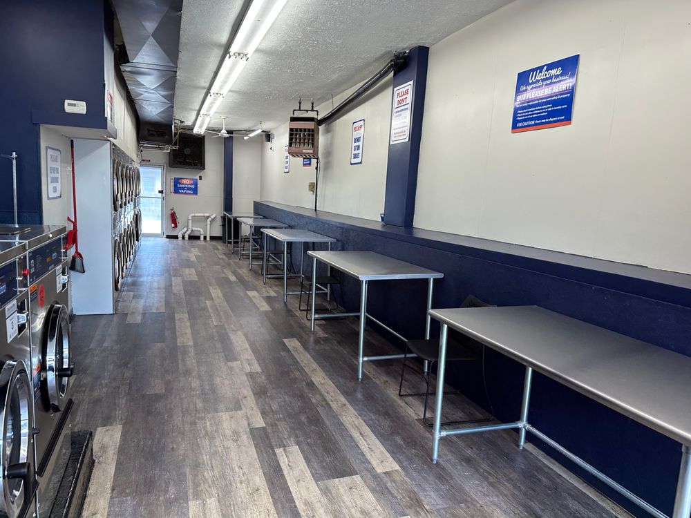 TUMBLE AND DRY LAUNDROMAT Updated January 2025 13 Photos 250 S