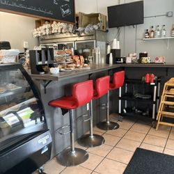 Sunflour - The Bryant Corner Cafe & Bakery - Front entry area