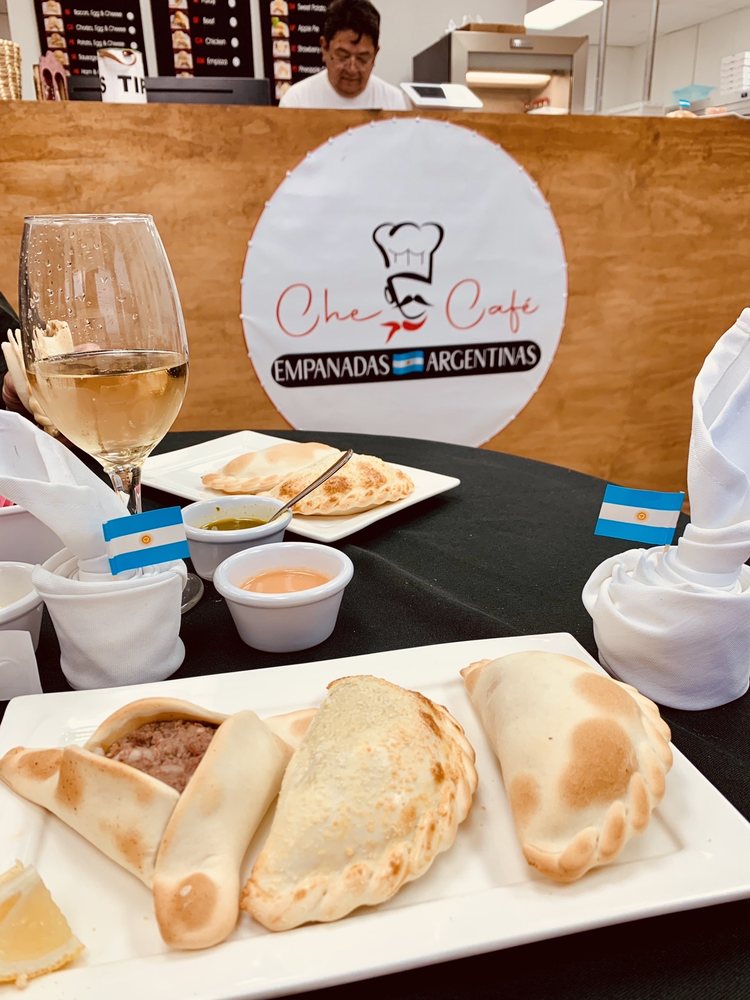Che Cafe Empanadas Argentinas Logo