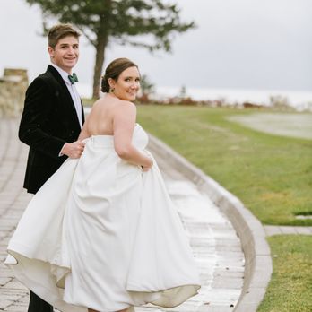 Edgewood Tahoe Weddings - Raining and windy wedding at Edgewood captured by annie X photographie - Venues & Event Spaces Near Me - Stateline, Nevada Edgewood Tahoe Weddings - Raining and windy wedding at Edgewood captured by annie X photographie - Venues & Event Spaces Near Me - Stateline, Nevada