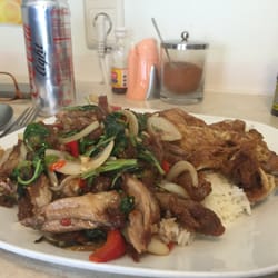 Oy's Thaiküche - Phat krapau Ped