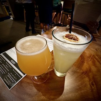 Alehouse & Bistro - Pale Al and Island Oasis drinks - Wine Bars Near Me - Gilroy, California Alehouse & Bistro - Pale Al and Island Oasis drinks - Wine Bars Near Me - Gilroy, California