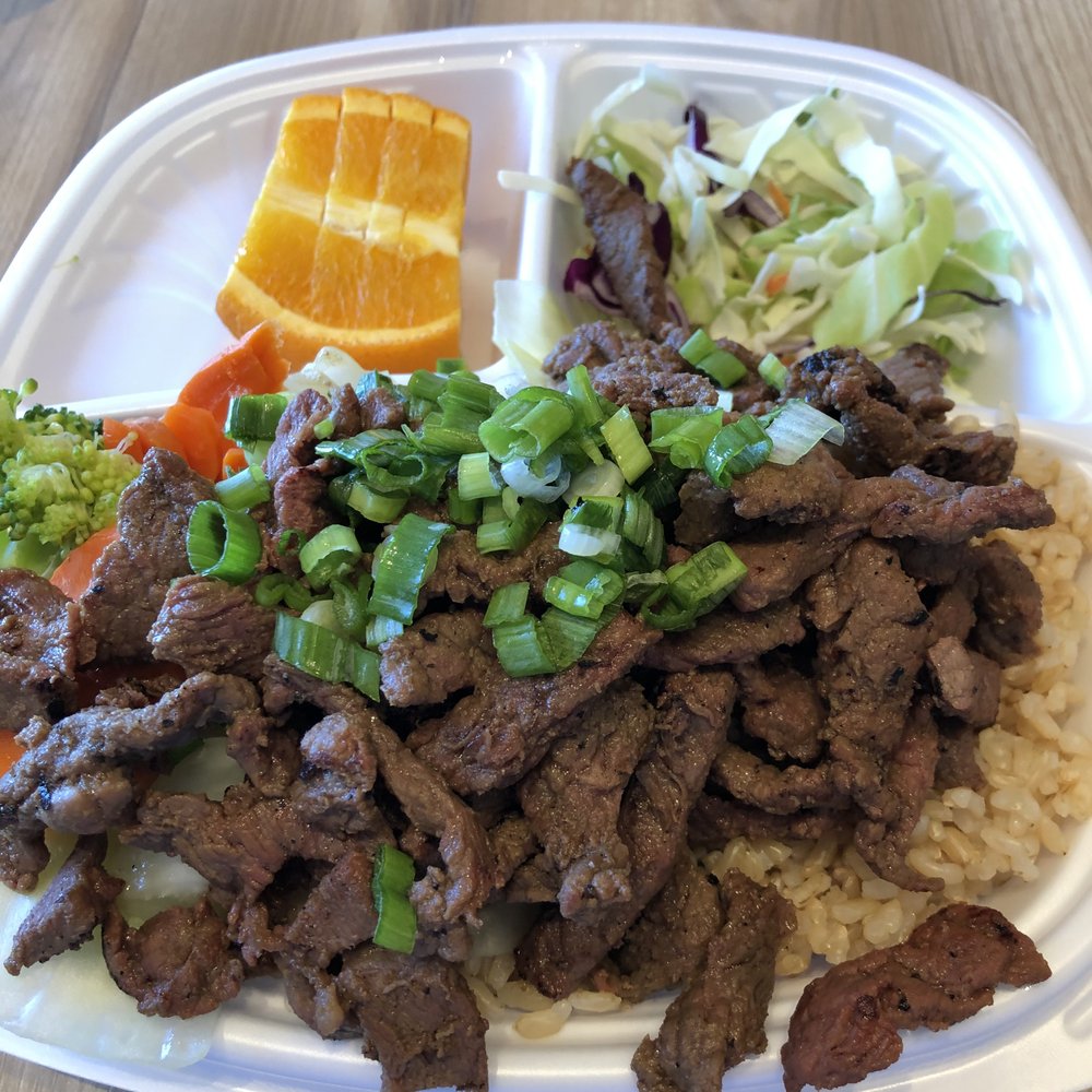 Angus Beef Plate (7 oz) on Brown Rive, Salad, Fruit Angus Beef Plate (7 oz) on Brown Rive, Salad, Fruit