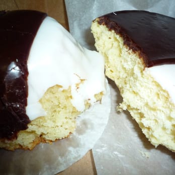 Topps Bakery - B&W cupcake and B&W cookie interiors. - Bakeries Near Me - Bronxville, New York Topps Bakery - B&W cupcake and B&W cookie interiors. - Bakeries Near Me - Bronxville, New York