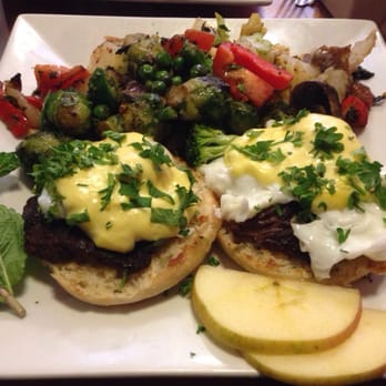 Brookline Lunch - The Texas Benedict - Diners Near Me - Cambridge, Massachusetts